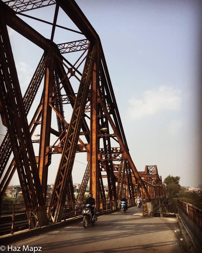 Cau Long Biên Bridge 