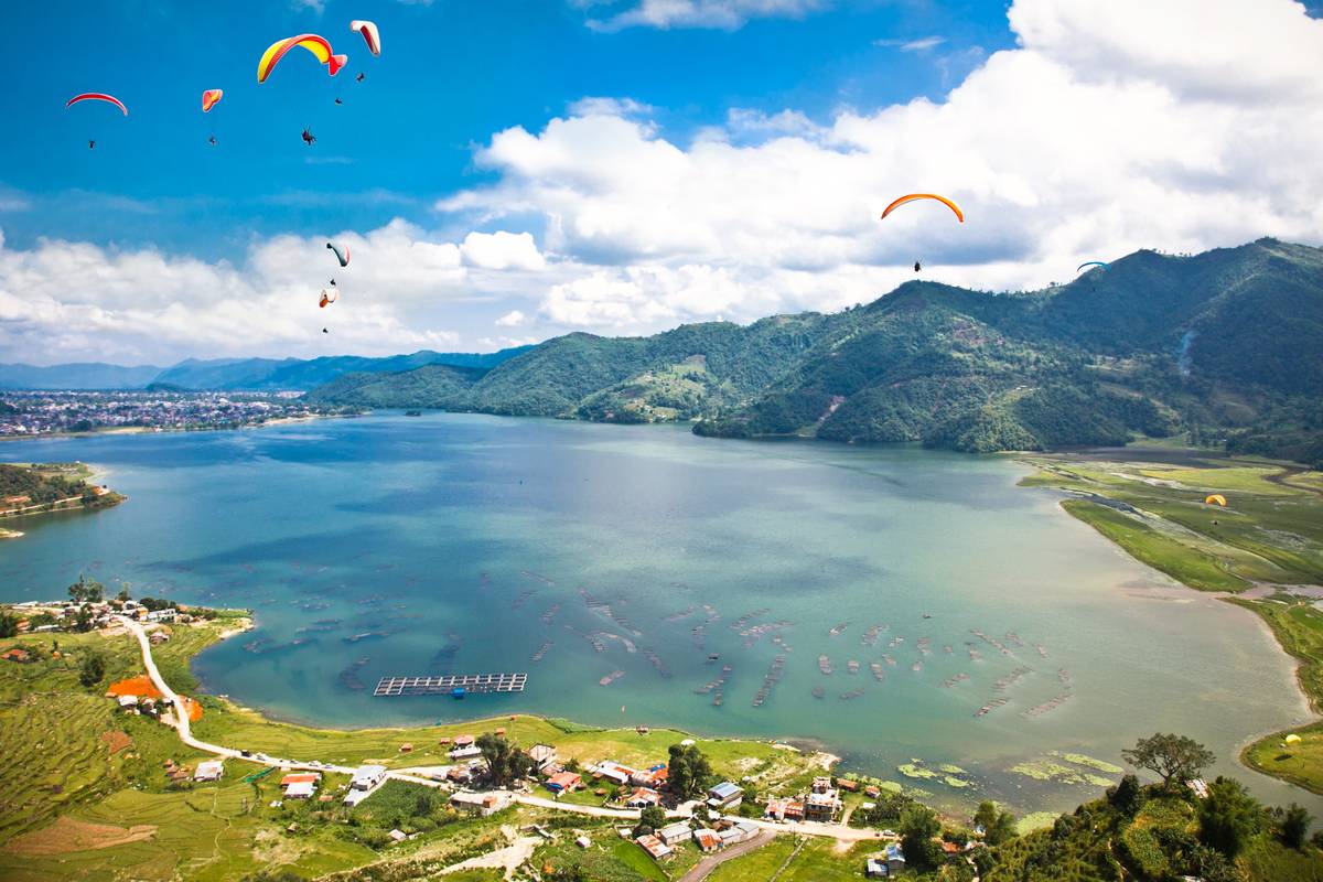 Paraglide in Pokhara